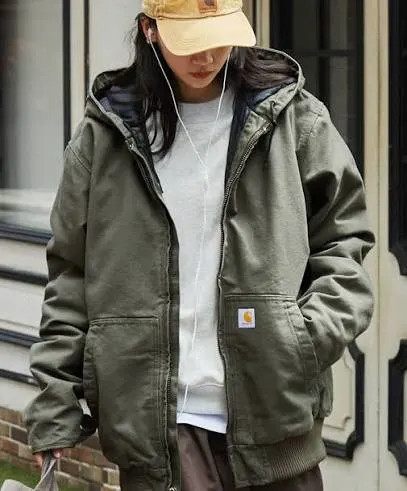 Moss green Carhartt hooded jacket outfit